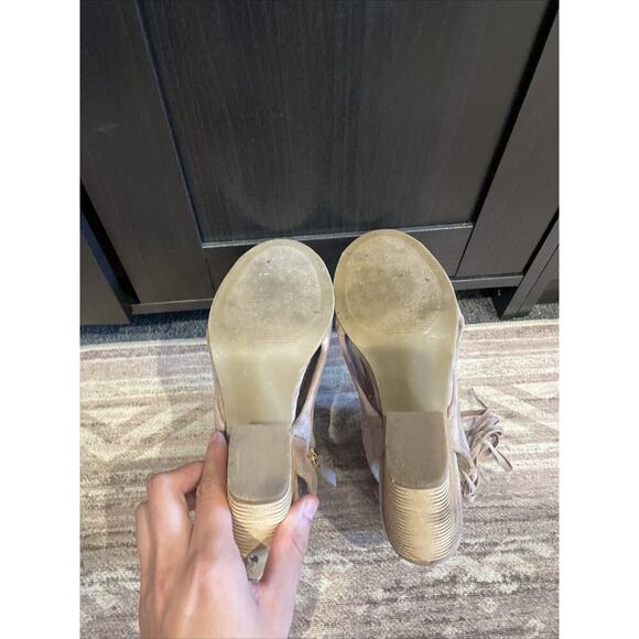Not Rated Women’s Suede Tassle Heel Size 10 Tan Country Casual - Picture 4 of 4